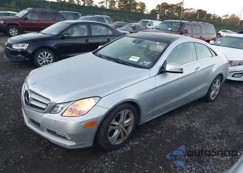 2011 Mercedes-Benz E 350 z USA, uszkodzony, nr VIN WDDKJ5GB2BF078618